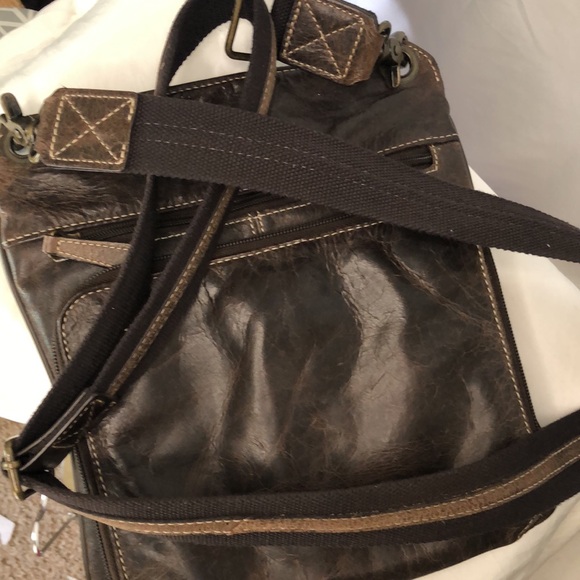 GUN TOTE’N MAMAS distressed brown leather crossbody. Concealed carry. - Picture 12 of 16